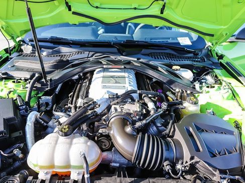 Used 2020 Ford Mustang Shelby GT500 w/ Technology Package RWD image 31