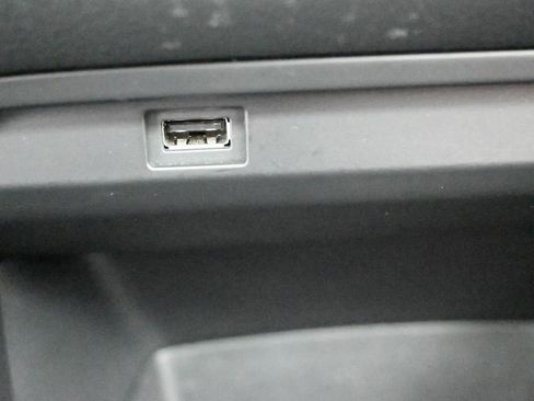 Used 2021 MAZDA MAZDA3 s image 32