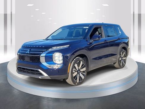 New 2026 Mitsubishi Outlander SE FWD image 3