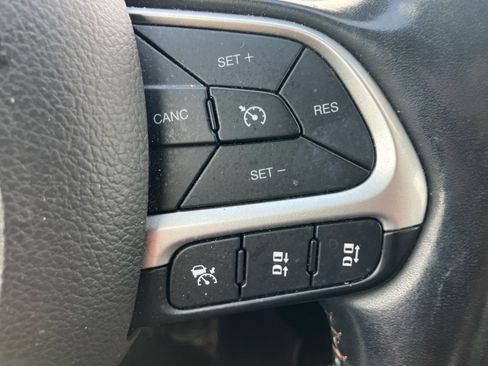 Used 2021 Jeep Compass Limited w/ Sun and Sound Group AWD/4WD image 21