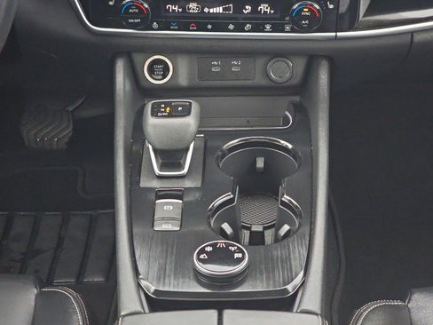 Used 2024 Nissan Rogue SL w/ SL Premium Package image 26