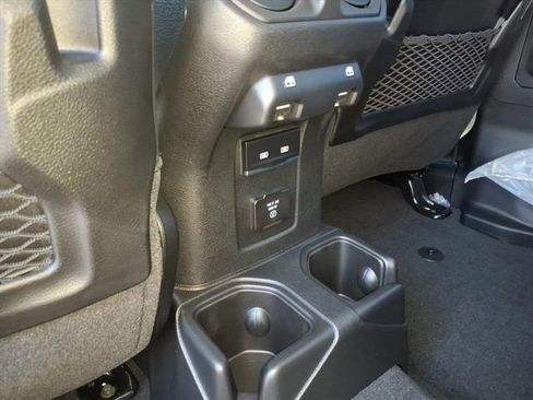 New 2025 Jeep Gladiator Sport image 12