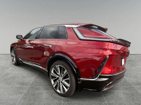 New 2024 Cadillac Lyriq Luxury AWD/4WD image 11