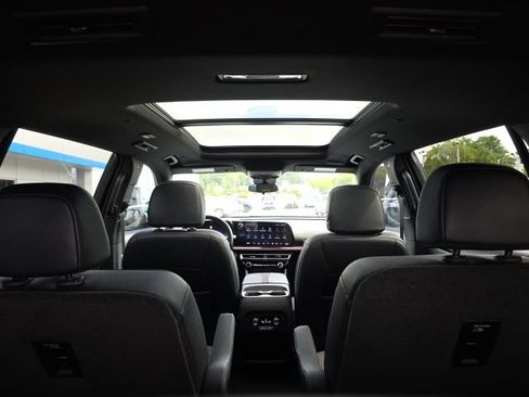 Used 2026 Chevrolet Traverse Z71 w/ LPO, Illumination Package AWD/4WD image 36