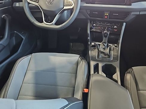 New 2026 Volkswagen Jetta SE FWD image 24