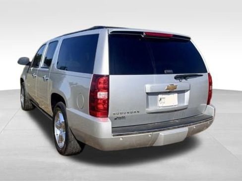 Used 2013 Chevrolet Suburban LTZ image 7