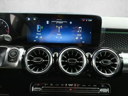 Certified 2025 Mercedes-Benz GLB 250 4MATIC image 11