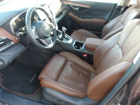 Used 2021 Subaru Outback Touring XT AWD/4WD image 4