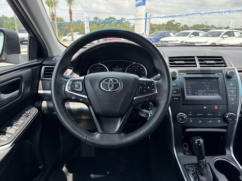 Used 2017 Toyota Camry SE FWD image 19