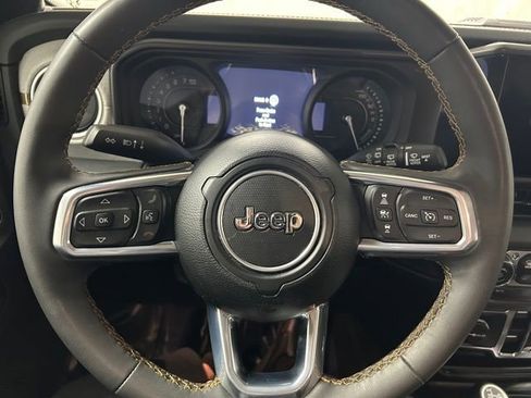 Used 2024 Jeep Wrangler Unlimited Sahara w/ Technology Group image 18