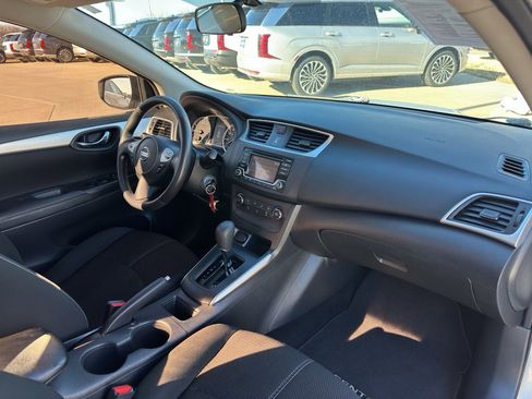 Used 2018 Nissan Sentra S image 26