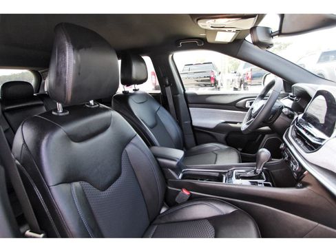 Used 2024 Jeep Compass Latitude AWD/4WD image 29
