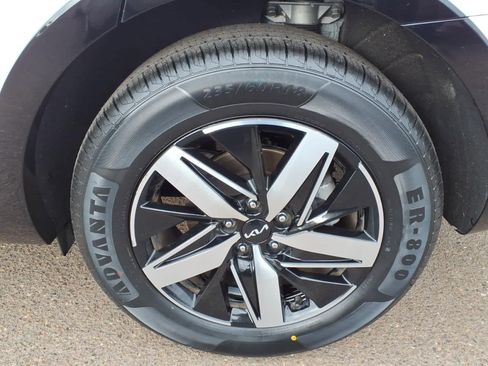Used 2023 Kia Sorento S FWD image 8