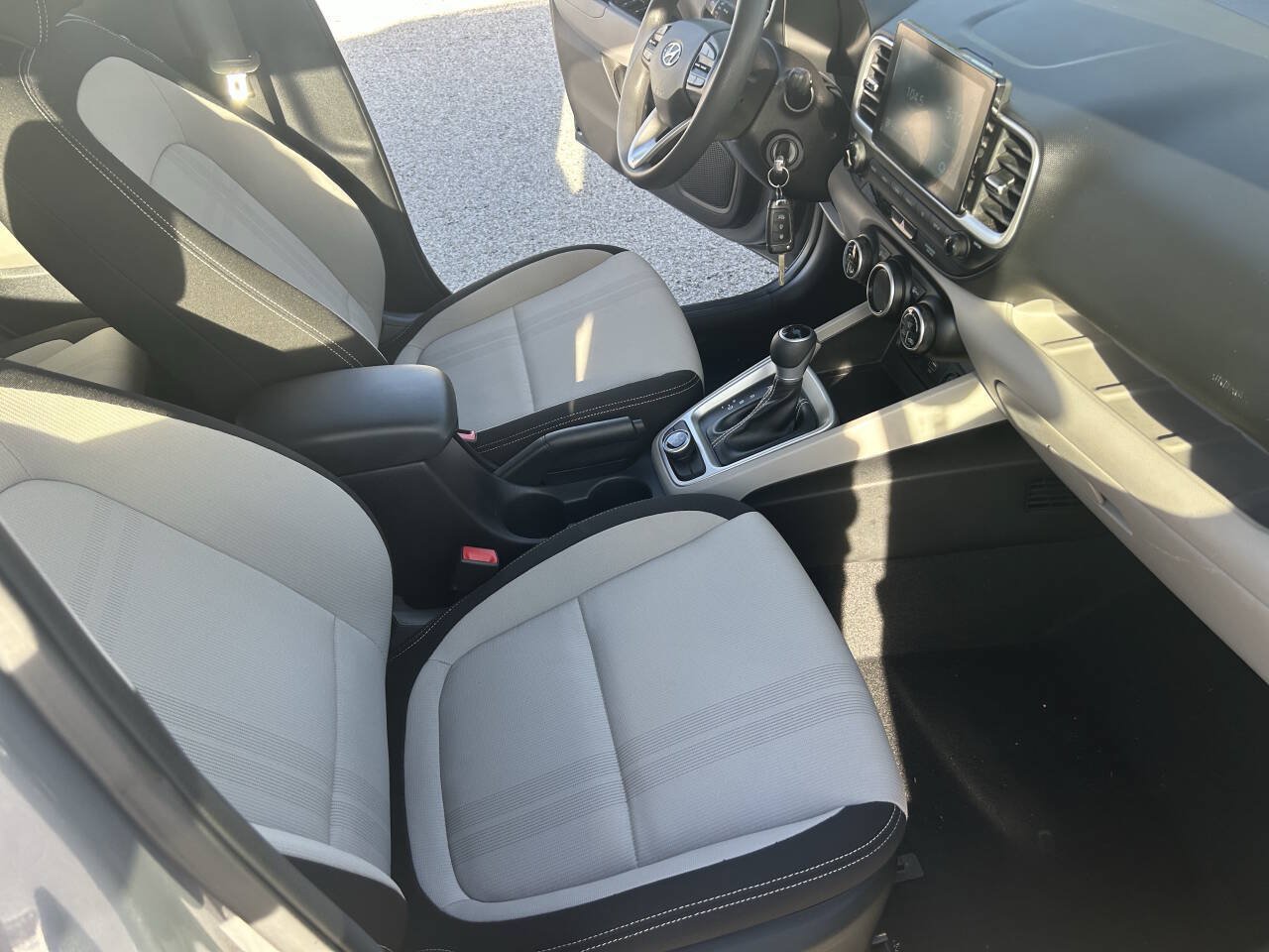 Used 2020 Hyundai Venue SEL FWD image 13