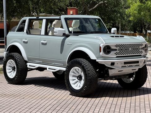 Used 2024 Ford Bronco Outer Banks image 21