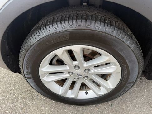 Used 2014 Ford Explorer XLT w/ Equipment Group 202A image 9