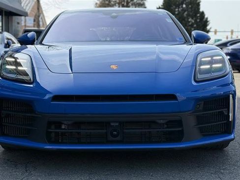 Used 2025 Porsche Panamera 4 image 8