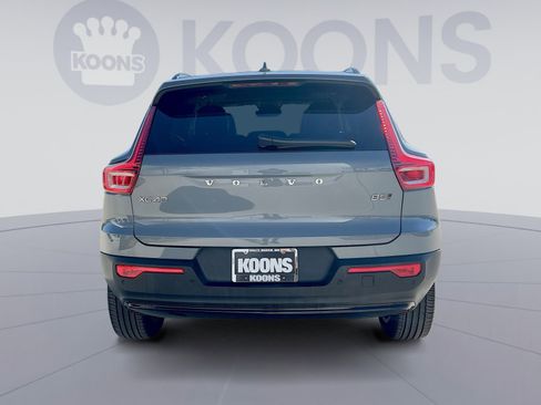 Certified 2023 Volvo XC40 B5 Plus w/ Protection Package Premier image 5