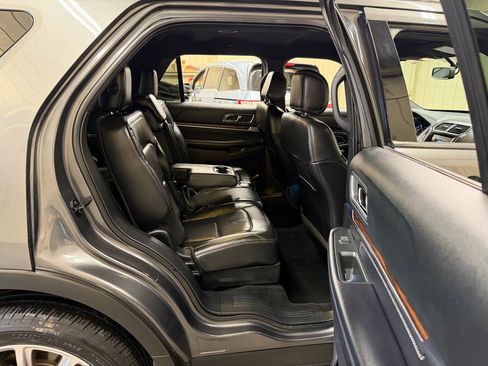 Used 2017 Ford Explorer Limited image 8