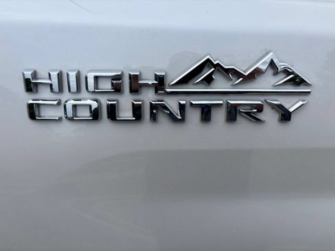 Used 2025 Chevrolet Silverado 2500 High Country w/ High Country Premium Package AWD/4WD image 38