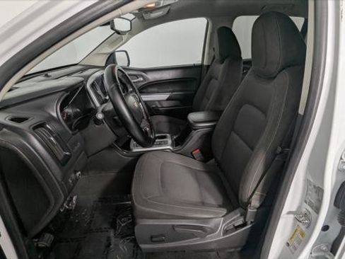 Used 2022 Chevrolet Colorado LT w/ Safety Package image 14