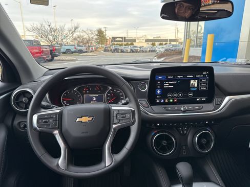 New 2026 Chevrolet Blazer LT image 2