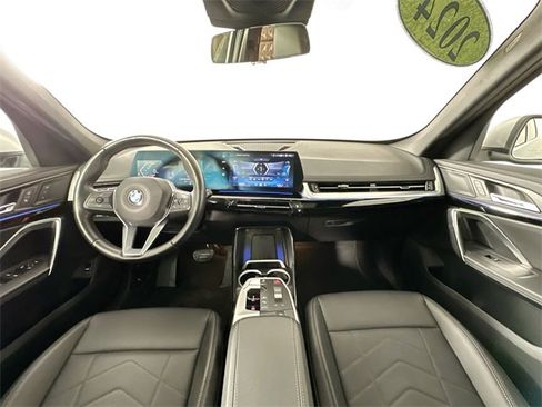 Used 2024 BMW X1 xDrive28i image 3