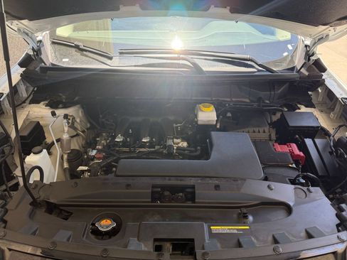 Used 2025 Nissan Pathfinder SV FWD image 35