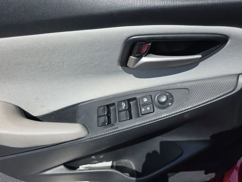 Used 2020 Toyota Yaris LE FWD image 17