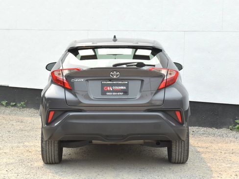 Used 2019 Toyota C-HR XLE FWD image 4