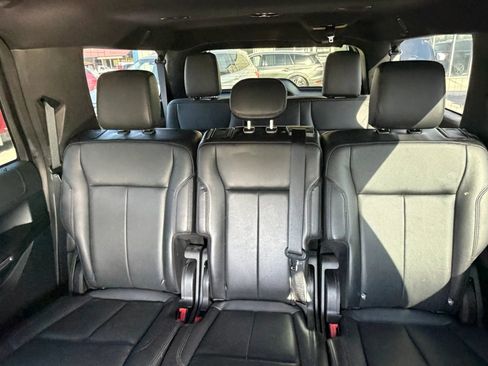 Used 2018 Ford Expedition Max XLT image 9