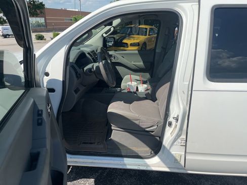 Used 2013 Nissan Frontier S RWD image 6