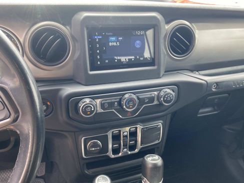 Used 2019 Jeep Wrangler Unlimited Sport S AWD/4WD image 27