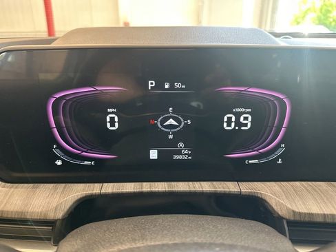 Certified 2023 Kia Telluride EX w/ EX Captain's Chair Package AWD/4WD image 9