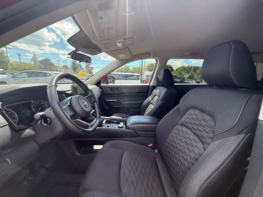 Used 2023 Nissan Pathfinder SV AWD/4WD image 21