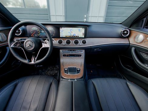 Used 2022 Mercedes-Benz E 350 Sedan image 19
