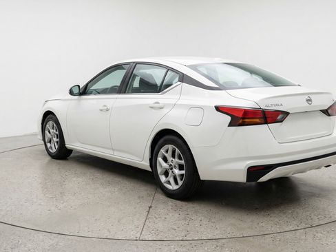 Used 2025 Nissan Altima 2.5 SV image 6