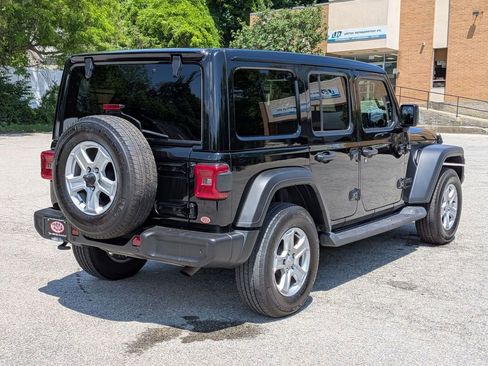 Used 2022 Jeep Wrangler Unlimited Sport w/ Sun And Sound Package AWD/4WD image 3
