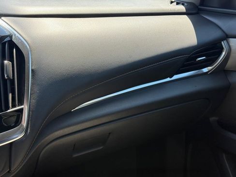 Used 2021 Chevrolet Traverse LT image 23