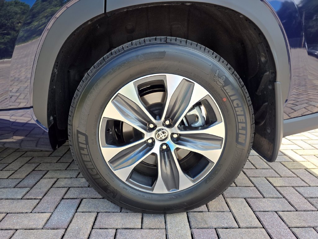 Certified 2026 Toyota Highlander XLE AWD/4WD image 21