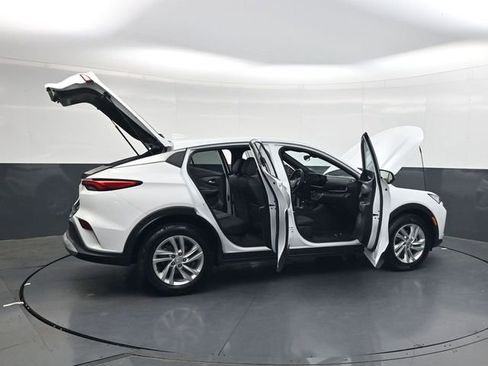 Used 2025 Buick Envista Preferred image 32