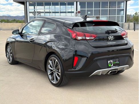 Used 2019 Hyundai Veloster 2.0 Premium FWD image 6
