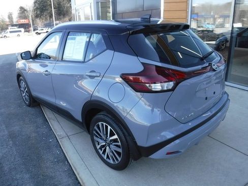 Used 2021 Nissan Kicks SV image 11