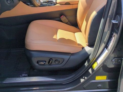 Used 2024 Lexus NX 250 FWD image 13