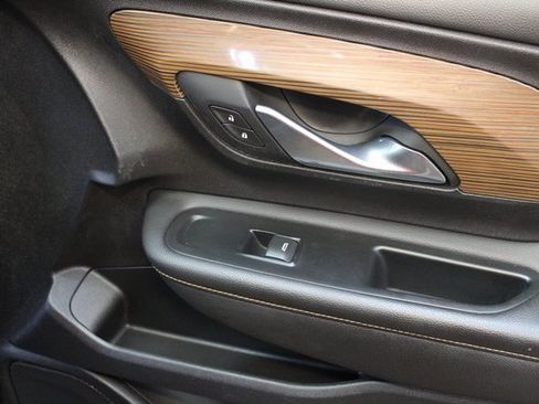 Used 2021 GMC Terrain SLE image 8