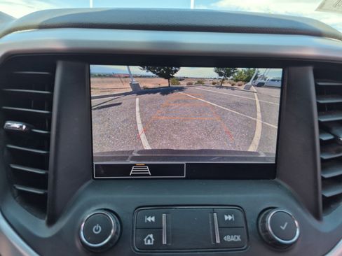 Used 2020 GMC Acadia SLE w/ Driver Convenience Package FWD image 30