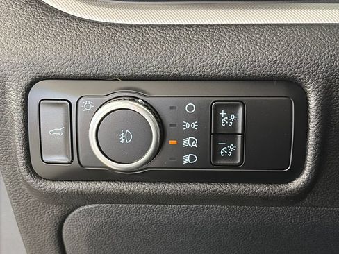 Used 2024 Ford Explorer XLT w/ Equipment Group 202A AWD/4WD image 24