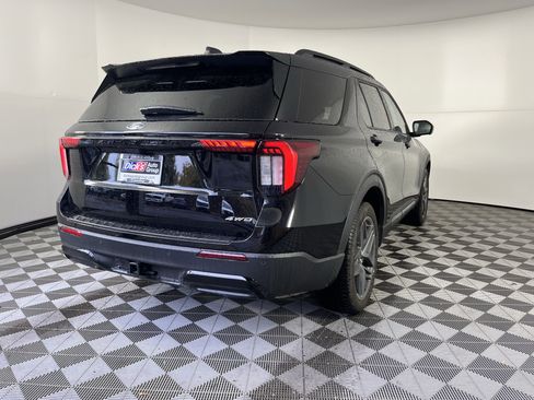 Used 2025 Ford Explorer ST-Line w/ Premium Package image 5