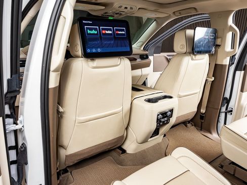 Used 2023 GMC Yukon Denali w/ Denali Reserve Package image 33