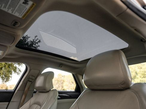 Used 2018 Lincoln MKZ Reserve w/ Technology Package FWD image 5